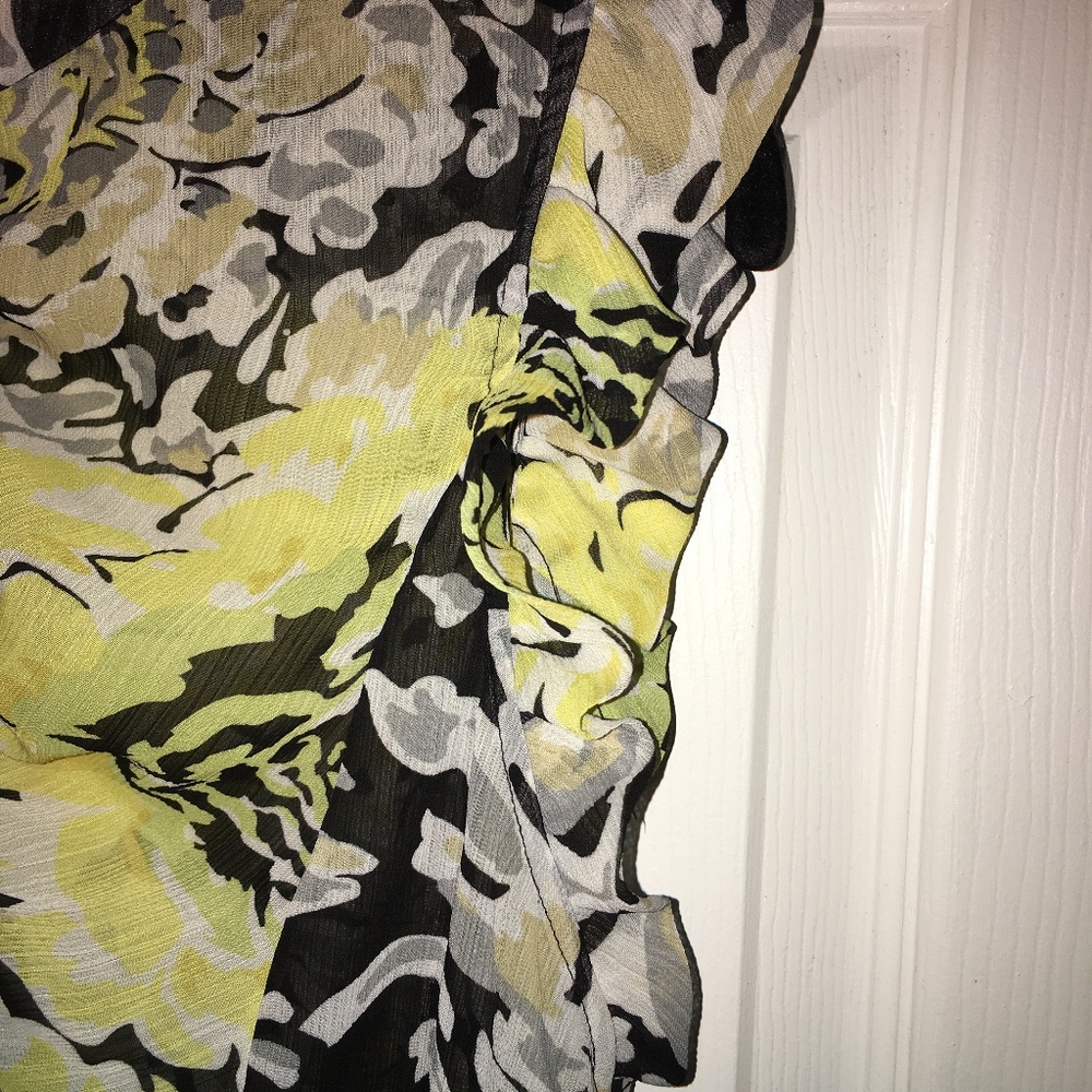 HUDSON STUDIO Floral Ruffle Front Button Top Sz L - Picture 5 of 8